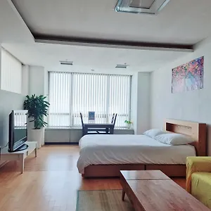 アパート Cozy - Experience Like Comfort 