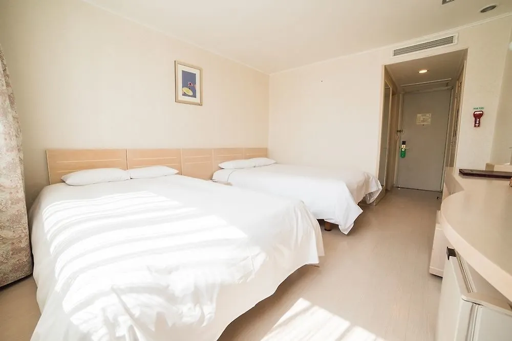 Bloom Hotel جيجو 3*,